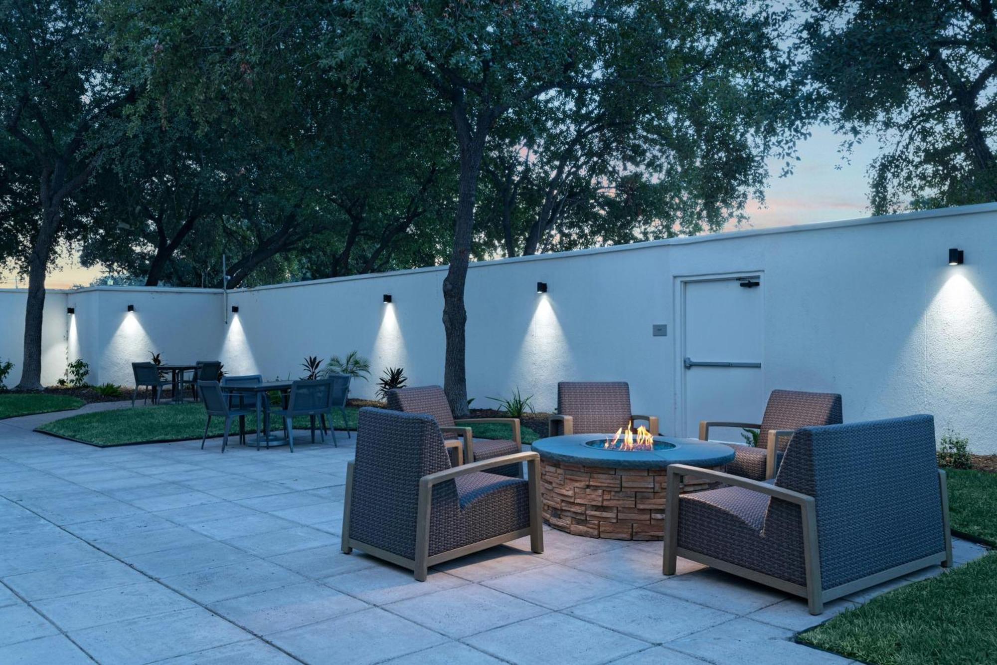 Courtyard Laredo Hotel Exterior foto